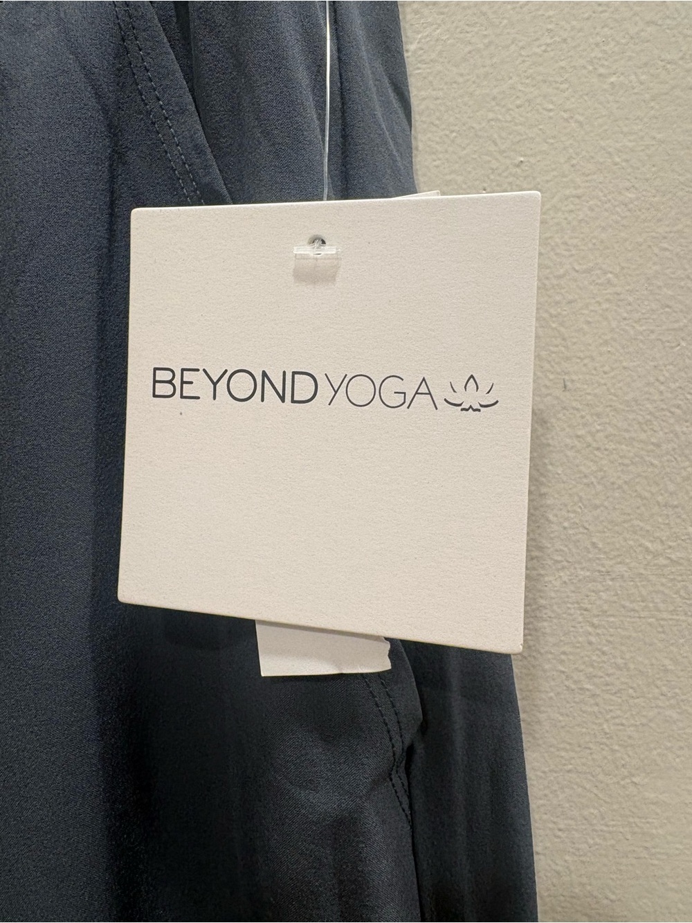 Beyond Yoga Easy Wide Leg Pants Slate Green NWT Small 31” - Picture 4 of 9
